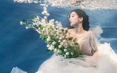 Kwon Eunbi Underwater