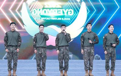 cantanti kpop militare